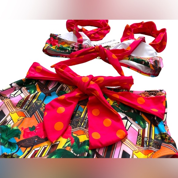 Ruffle Flounce Tie Bikini - Picture 8 of 9